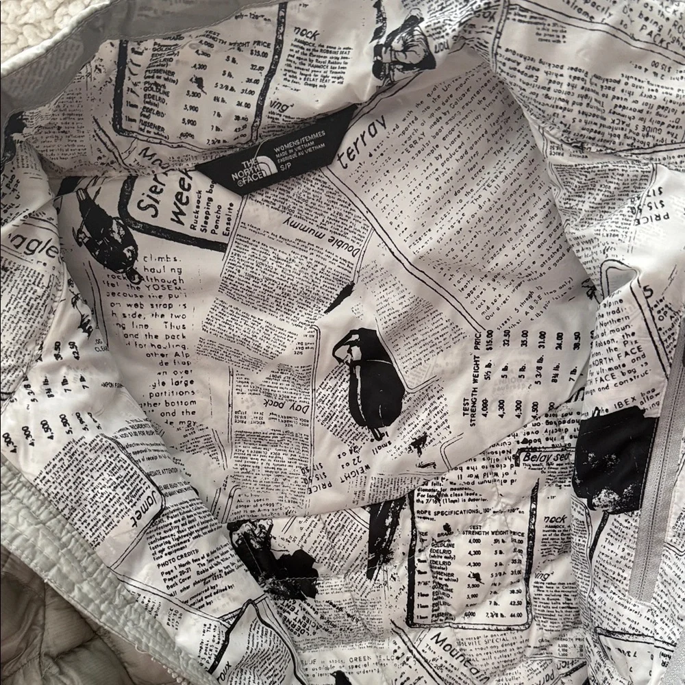 The North Face Women's Light Gray Puffer Jacket - Picture 2 of 3